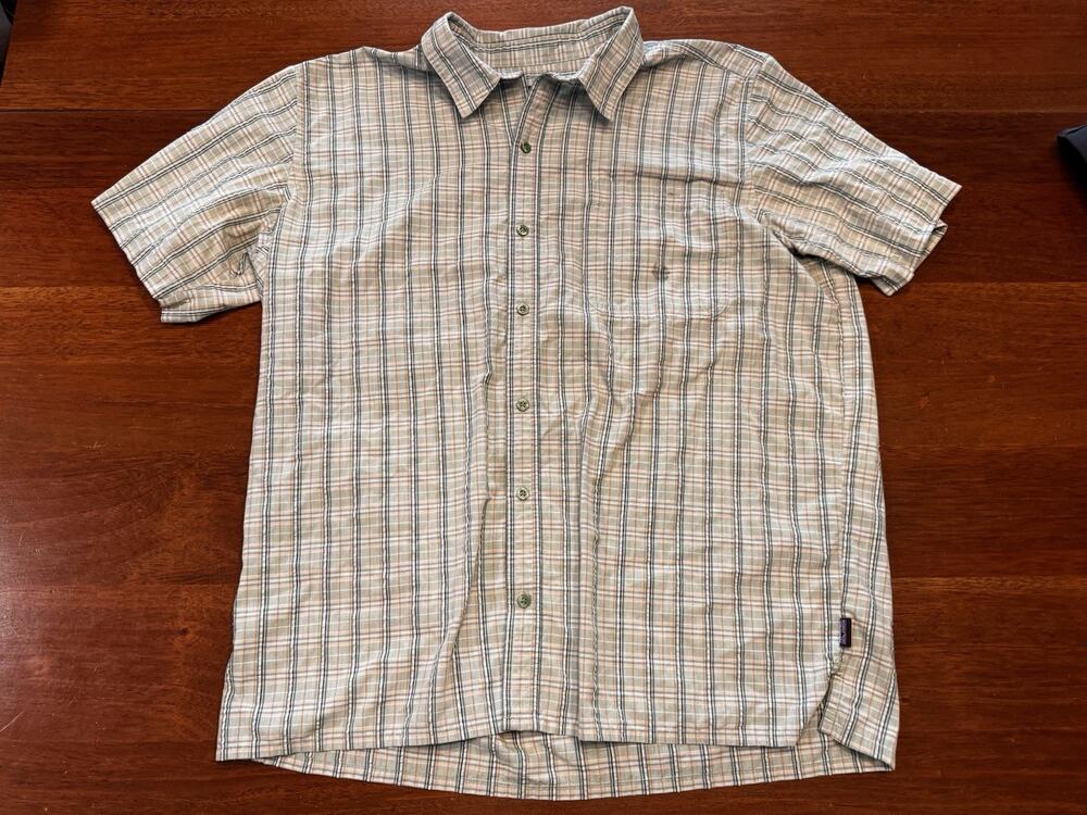 Patagonia Short Sleeve Shirt With Stain Green Plaid Seersucker Texture Camping